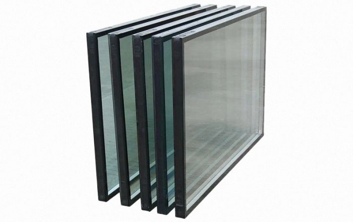 What is The Difference Between Insulating and Vacuum Glass?